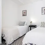 Casa Roques 16 *